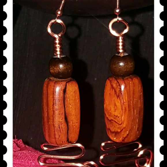 Earrings - Picture 2 of 3