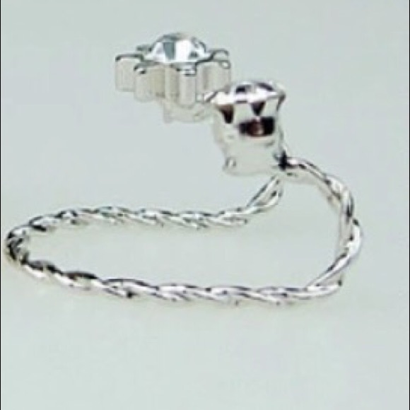 (H1) Ear Cuff - Picture 2 of 4