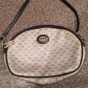 Authentic Gucci crossbody purse
