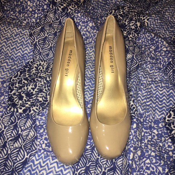 Size 10 Cream Madden Girl Getta Heels