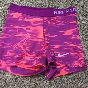 Medium Nike Pros