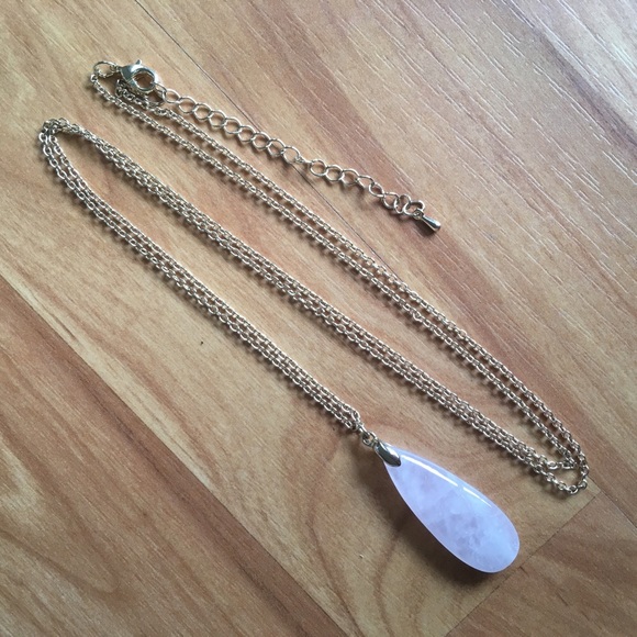 NWOT Beautiful Pink Stone Necklace 💕 - Picture 3 of 3