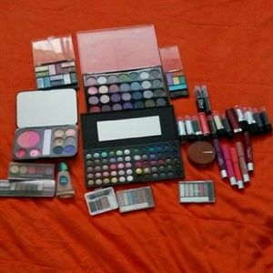 🌟Makeup Bundle for Sale !!!🌌💄💋👧