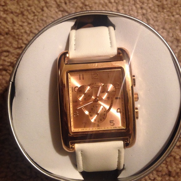 Geneva watch with changeable bands