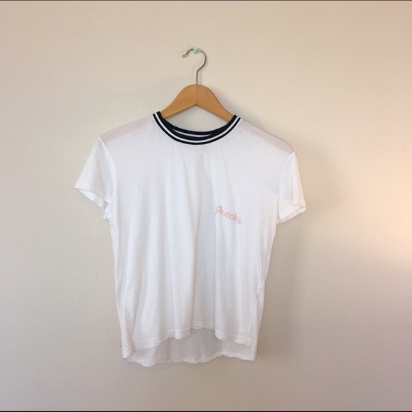 Peachy Brandy Melville Tee 🍑 w Cute Neck Collar