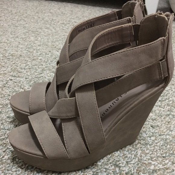 Chinese Laundry Wedges