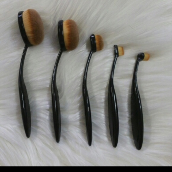 Black oval brush set - Picture 2 of 3