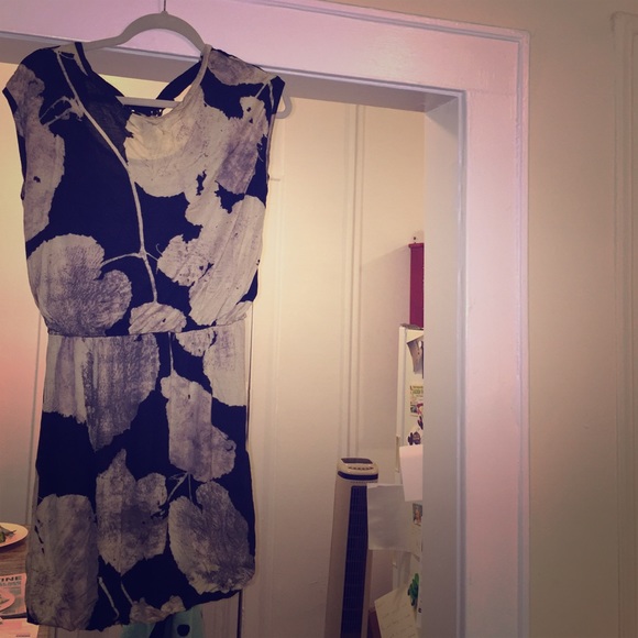 Rachel Roy Dress. Tags were cut. Causing itch