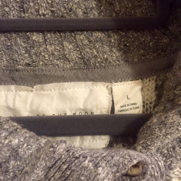 Grey & Offwhite Sweater - Picture 3 of 4