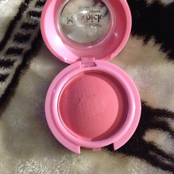 Blush - Picture 2 of 3