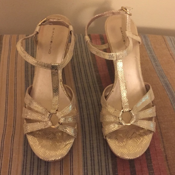 Gold wedges