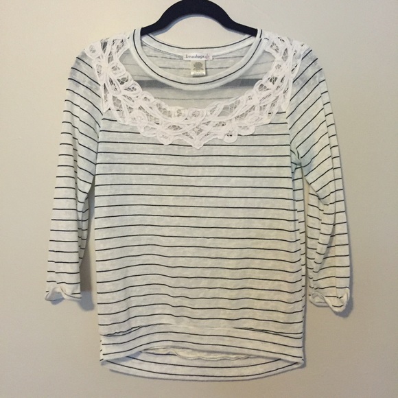 Lightweight 3/4 length shirt