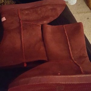 NWOT Isaac Mizrahi Maroon colored boots