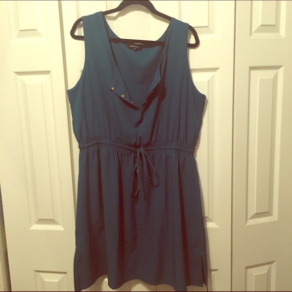 Adorable plus size teal dress with gold accents