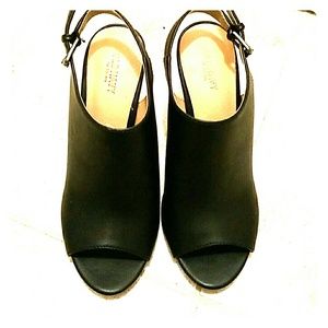 Old Navy peep toe mules