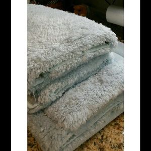 Light Powder Sky Blue Bath Rugs Mats NWOT Mem Foam
