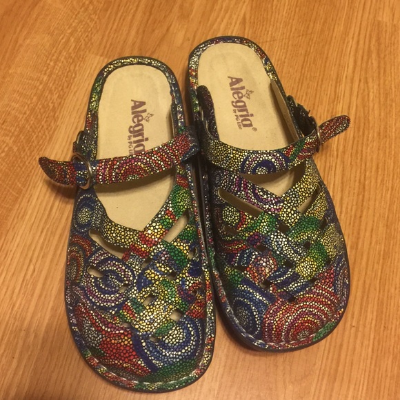 Brand new mosaic clogs