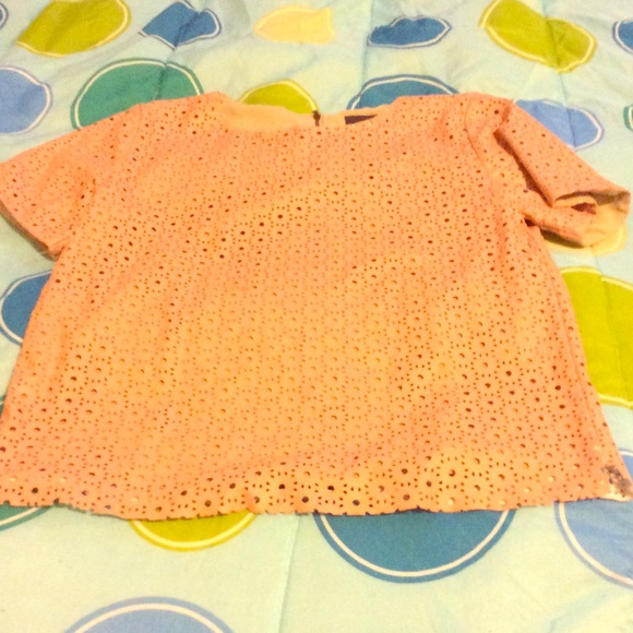 Women's shirt size medium