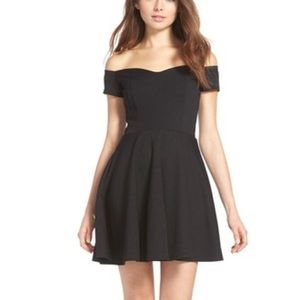 Off shoulder sweetheart neckline classic LBd