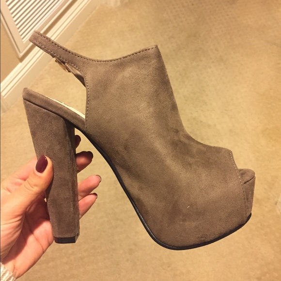 Brand new Faux suede Sling back peep toe platforms - Picture 2 of 3