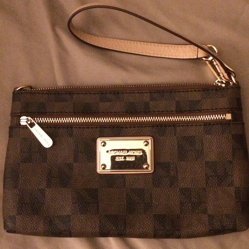 Michael Kors wristlet