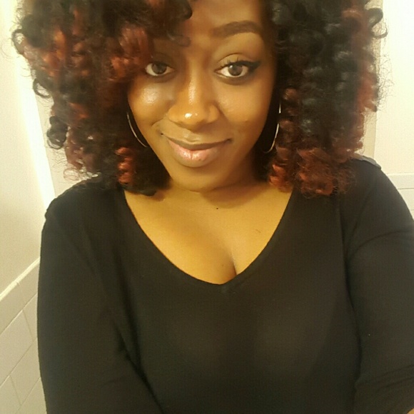 Meet your Posher, Zuri - Picture 2 of 3