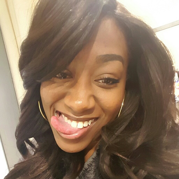 Meet your Posher, Zuri - Picture 3 of 3