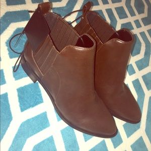 BRAND NEW Forever 21 booties