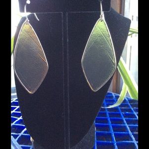 Silpada Etched Effect earrings
