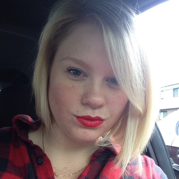 Meet your Posher, Marlo - Picture 2 of 4