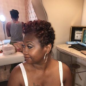 Meet your Posher, Latisha