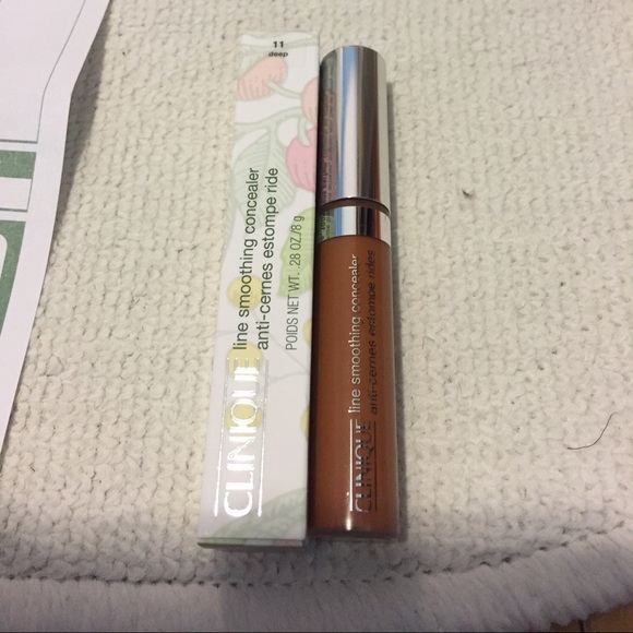 Clinique Line Smoothing Concealed in Deep (11)