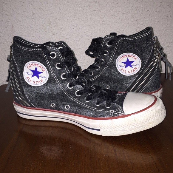 Zippered Converse Chuck Taylor