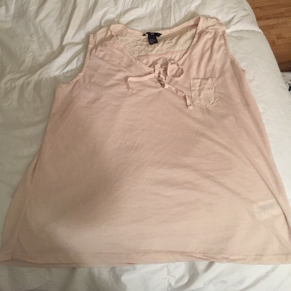 H&M comfy tee - Picture 2 of 4