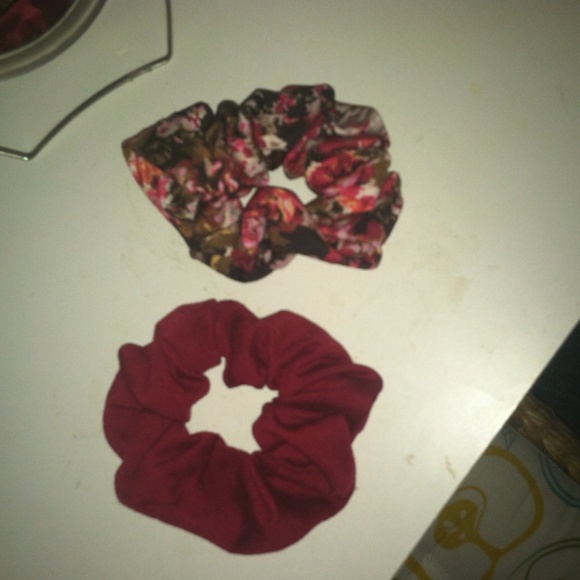 Pack of hair scrunchies