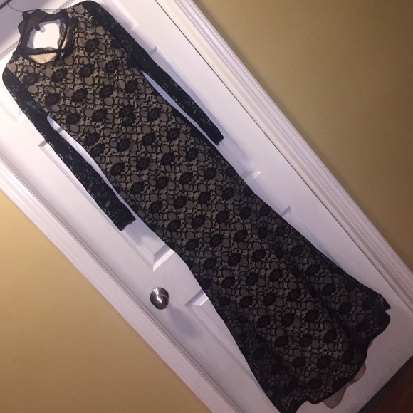 Lace long sleeve maxi