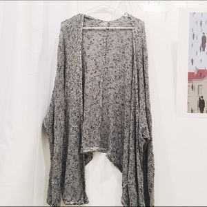 BRANDY MELVILLE CARDIGAN