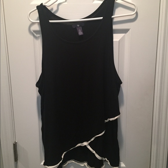 Gap tank with ruffle detail. Size xl