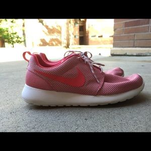 Roshe Women's Shoe