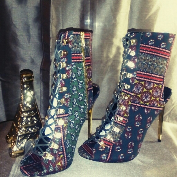 Tribal Olive Green Shoe boots