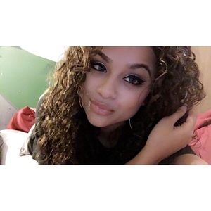 Meet your Posher, Aileen