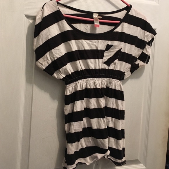 White and black stripe shirt