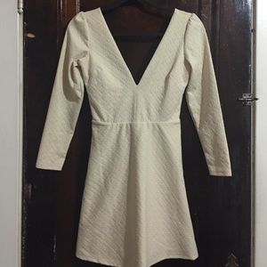 NWT plunging V Long sleeve creme dress