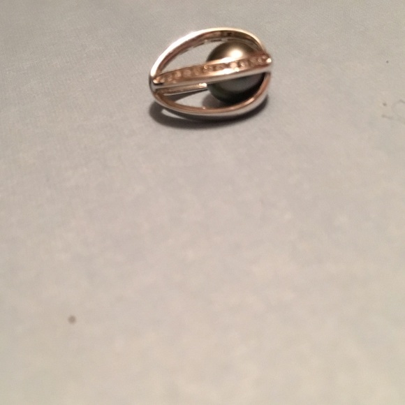 Tahitian Black Pearl Earrings and Pendant - Picture 2 of 3