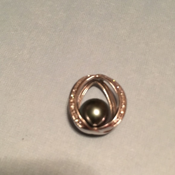 Tahitian Black Pearl Earrings and Pendant - Picture 3 of 3