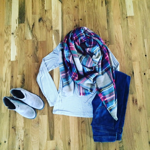 Amanda Plaid Blanket Scarf in Beige - Picture 3 of 3