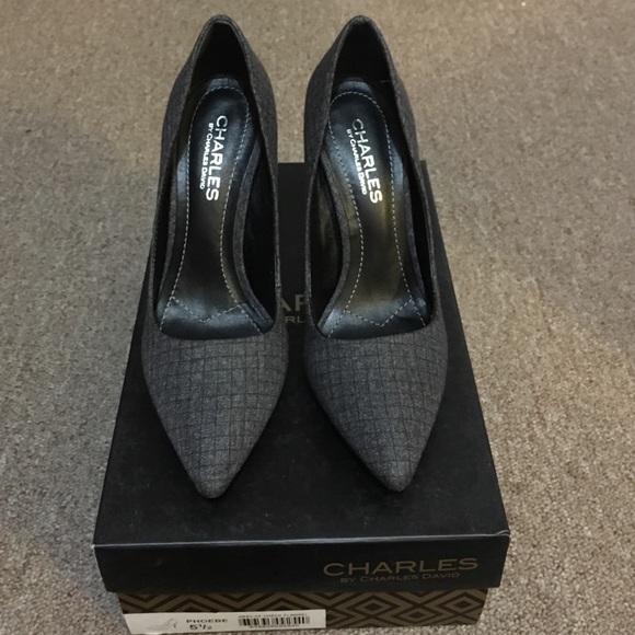 Charles by Charles David Grey cloth pumps 5.5