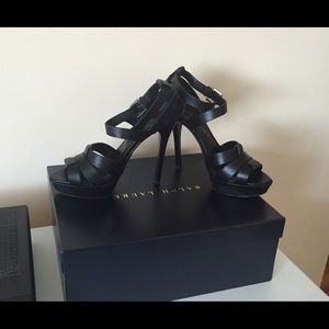 Ralph Lauren black heels