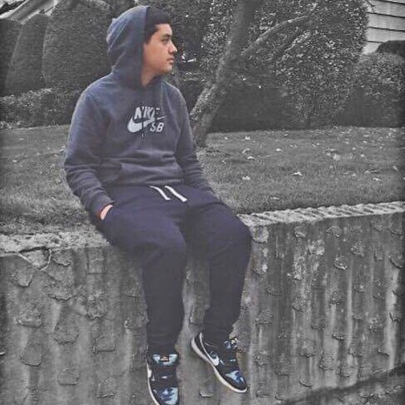 Meet your Posher, Alex - Picture 1 of 1