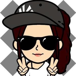 Meet your Posher, Adrianna